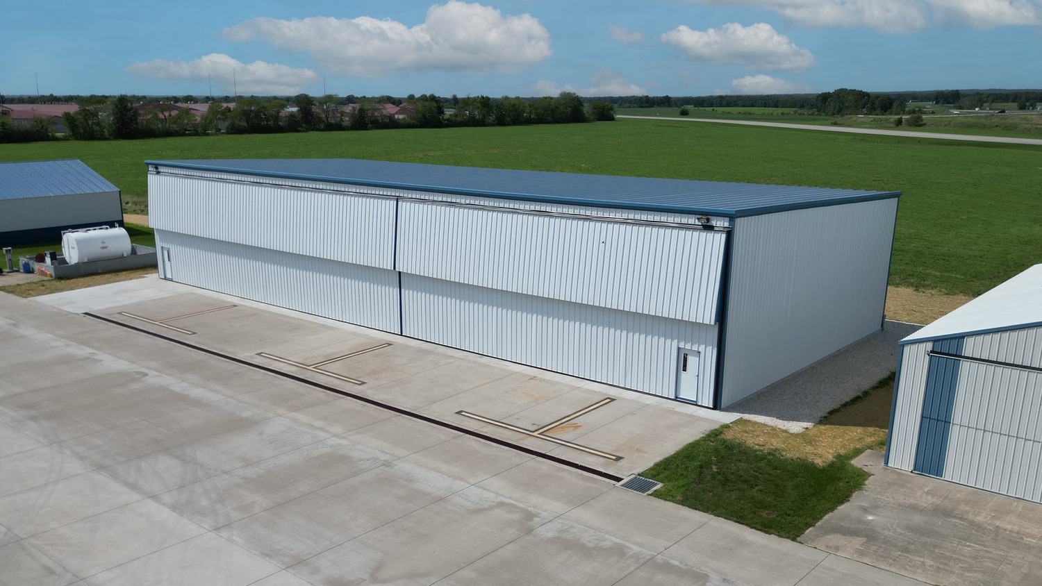 Bowling Green Municipal Airport, Two-Unit Box Hangar