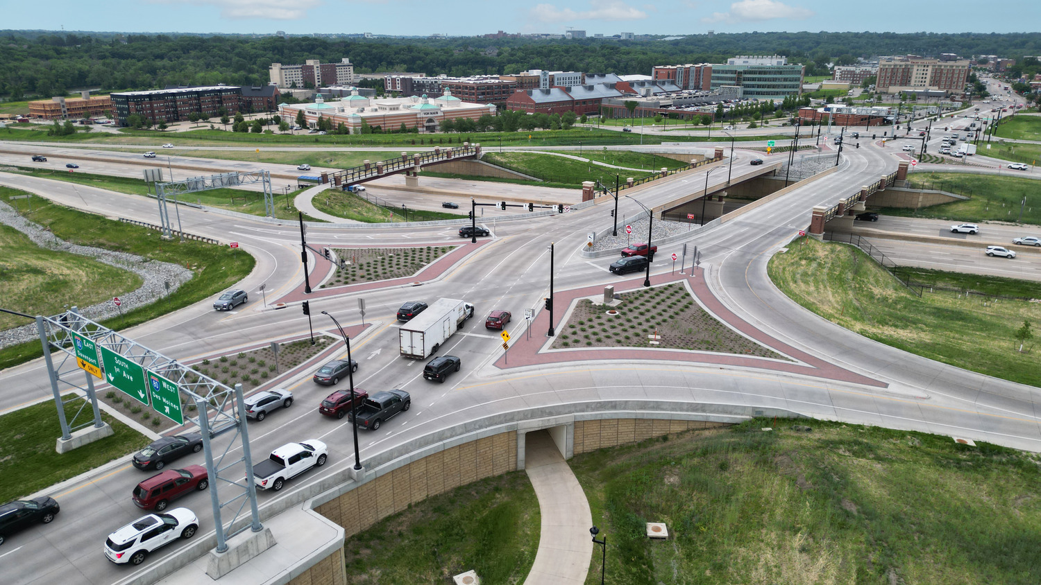1st Avenue and Interstate 80 Diverging Diamond Interchange